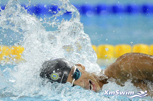 guilherme-da-costa-of-brazil-competes-in-the-mens-800m-freestyle-picture-id948348280.jpg